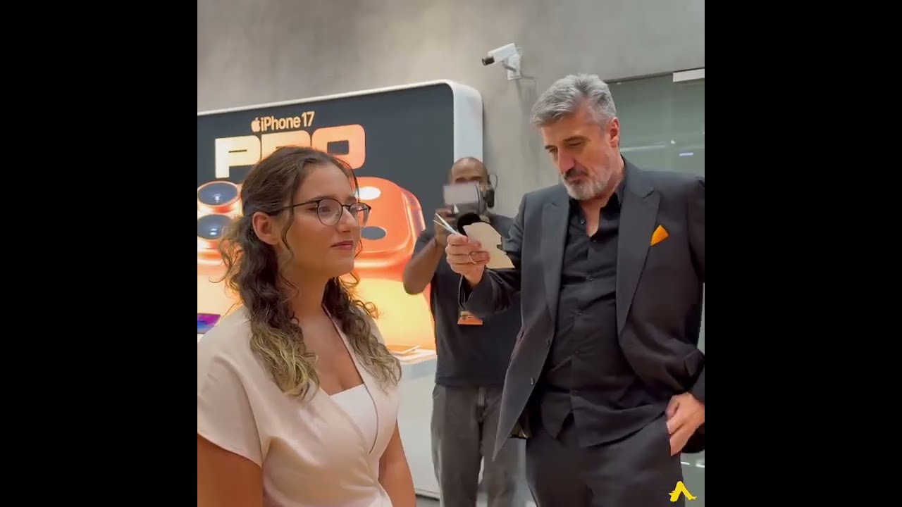 Animation Salon Professionnel : Comment Attirer les Visiteurs sur votre Stand 1 Silhouettiste animation événement corporate - lancement iPhone Koweït